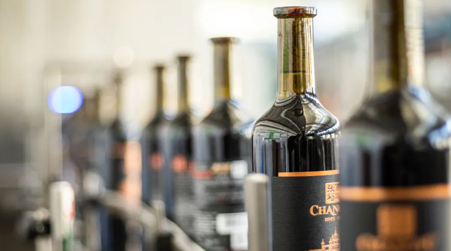 Lightweight, thin-walled bottles reducing bottle energy consumption by 13%
